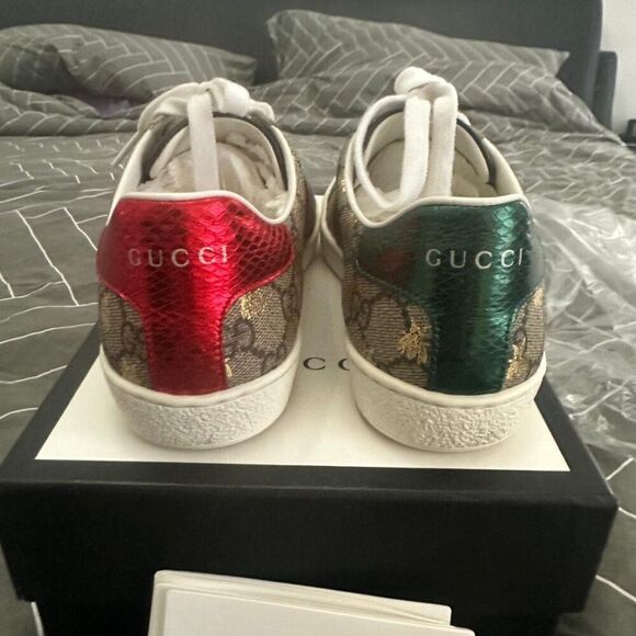 Gucci Ace GG Supreme sneaker with bees - Picture 5 of 10